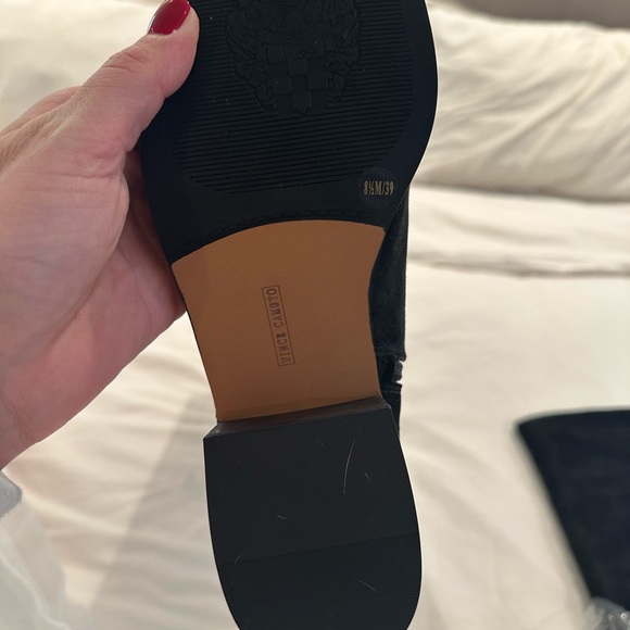 Brand New Vince Camuto Kochelda Over the Knee Boot Black Suede Size 8.5M - Picture 4 of 6